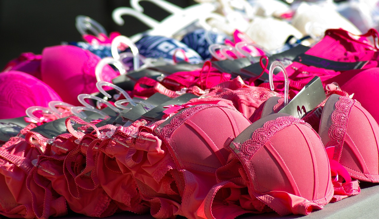 Regalar Ropa Interior a una mujer: ¿Es una buena idea? Te lo contamos Sujetadores