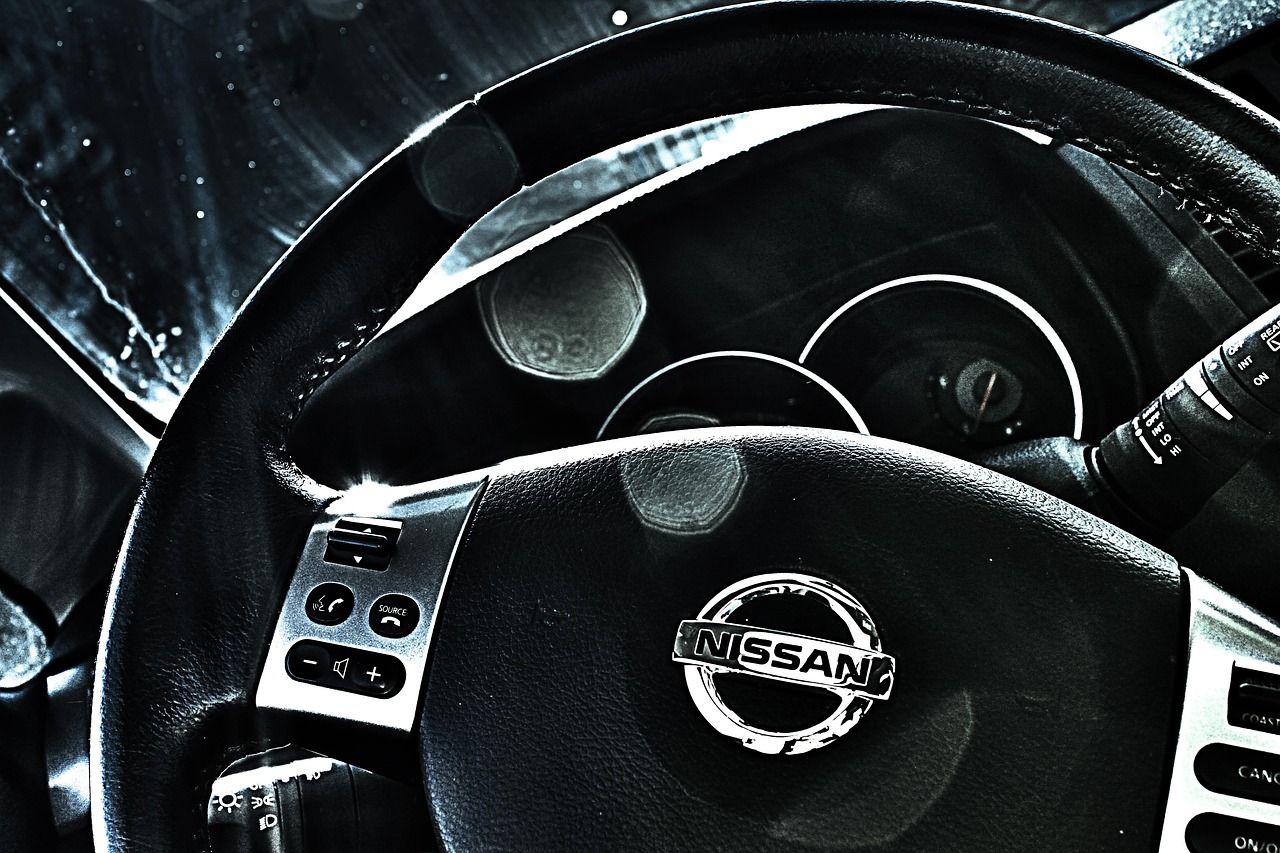 Conoce el Nissan Ariya y sus modelos Volante de Coche